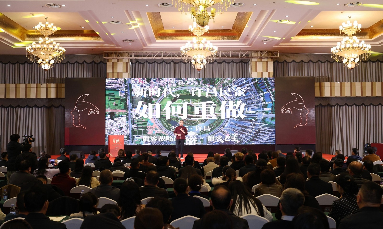 1764314117586078625.jpg 王总2.jpg